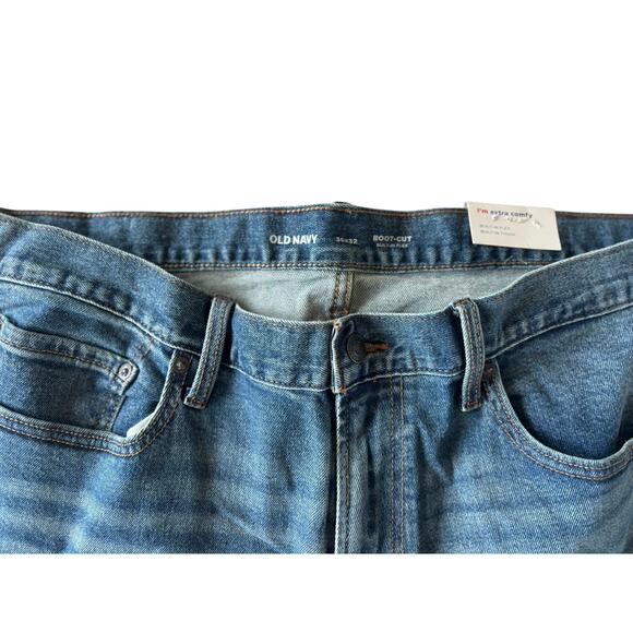 NWT Old Navy Men’s Bootcut Jeans - Size 36x32 - Classic Fit - Mid-Wash Denim - Picture 3 of 5